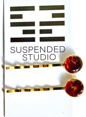 
            
                Cargar imagen en el visor de la galería, Red and Gold Recycled Glass Hairpins
            
        