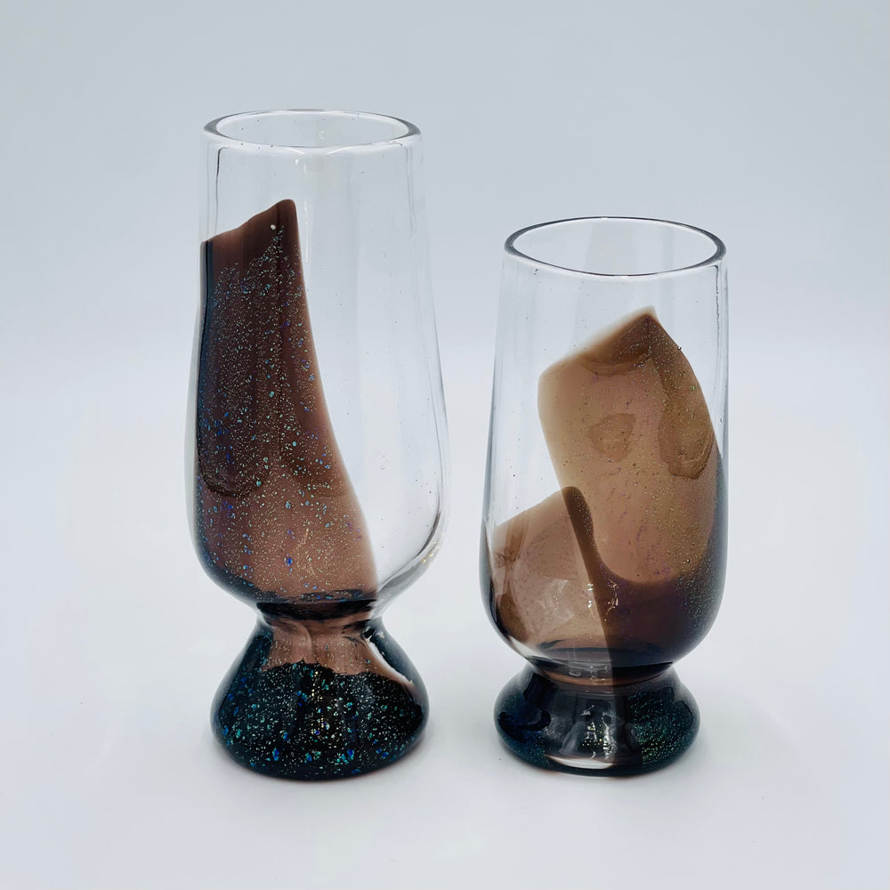 
            
                Load image into Gallery viewer, Sparkly Black Beer Glasses
            
        